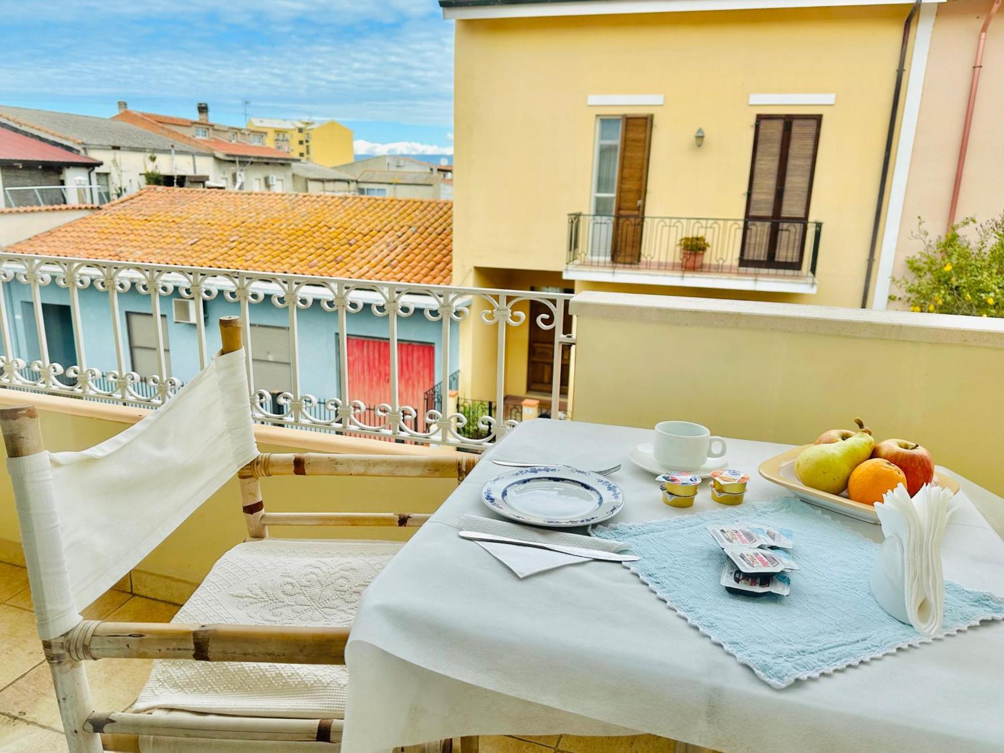 B&B Tre - Rooms & Relax Oristano Esterno foto