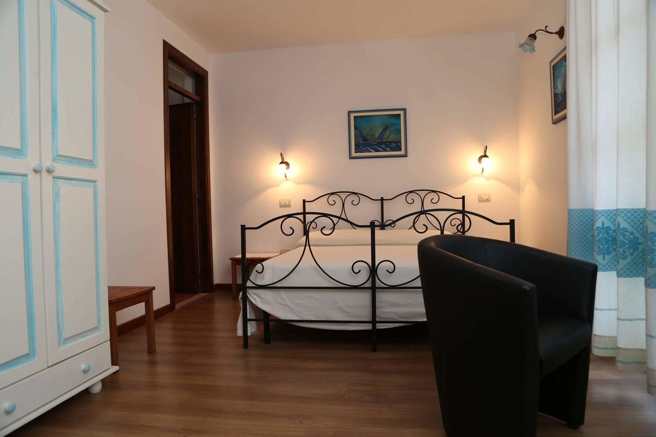 B&B Tre - Rooms & Relax Oristano Esterno foto